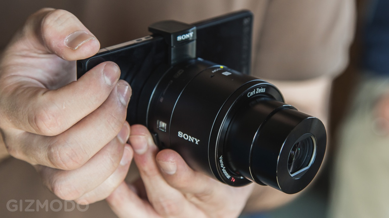 Illustration for article titled Sony QX10 y QX100, los objetivos que convierten tu móvil en cámara
